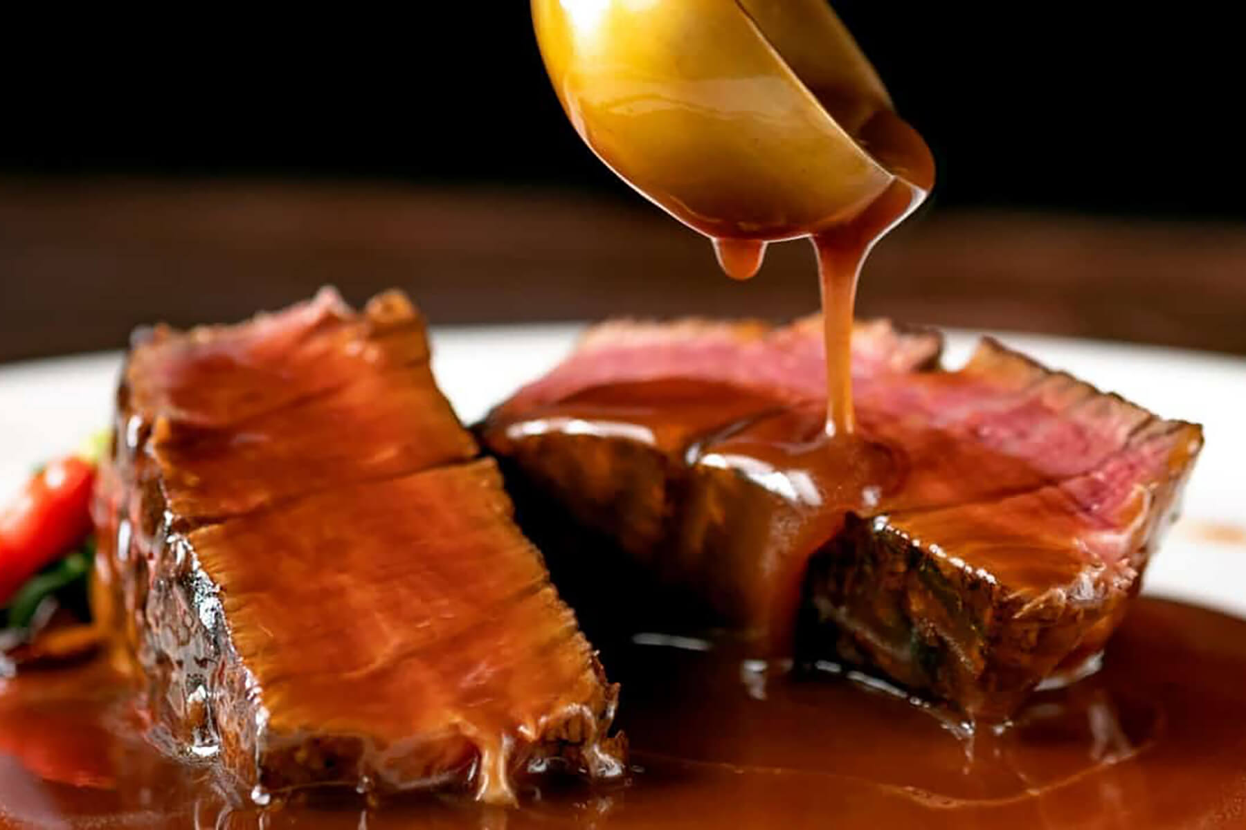 牛肉のパプリカ煮込み